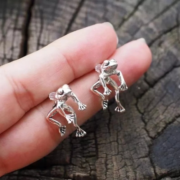 Silver Plated Frog Stud Earrings - Picture 3 of 4